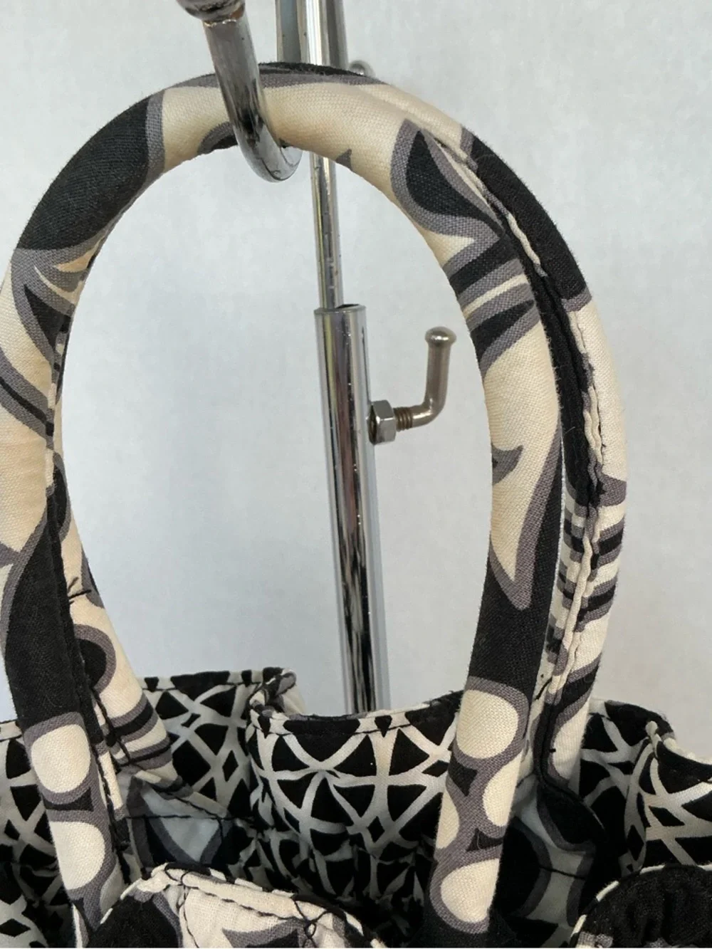 VERA BRADLEY Night & Day Draw String Satchel Black & White Floral Quilted Purse
